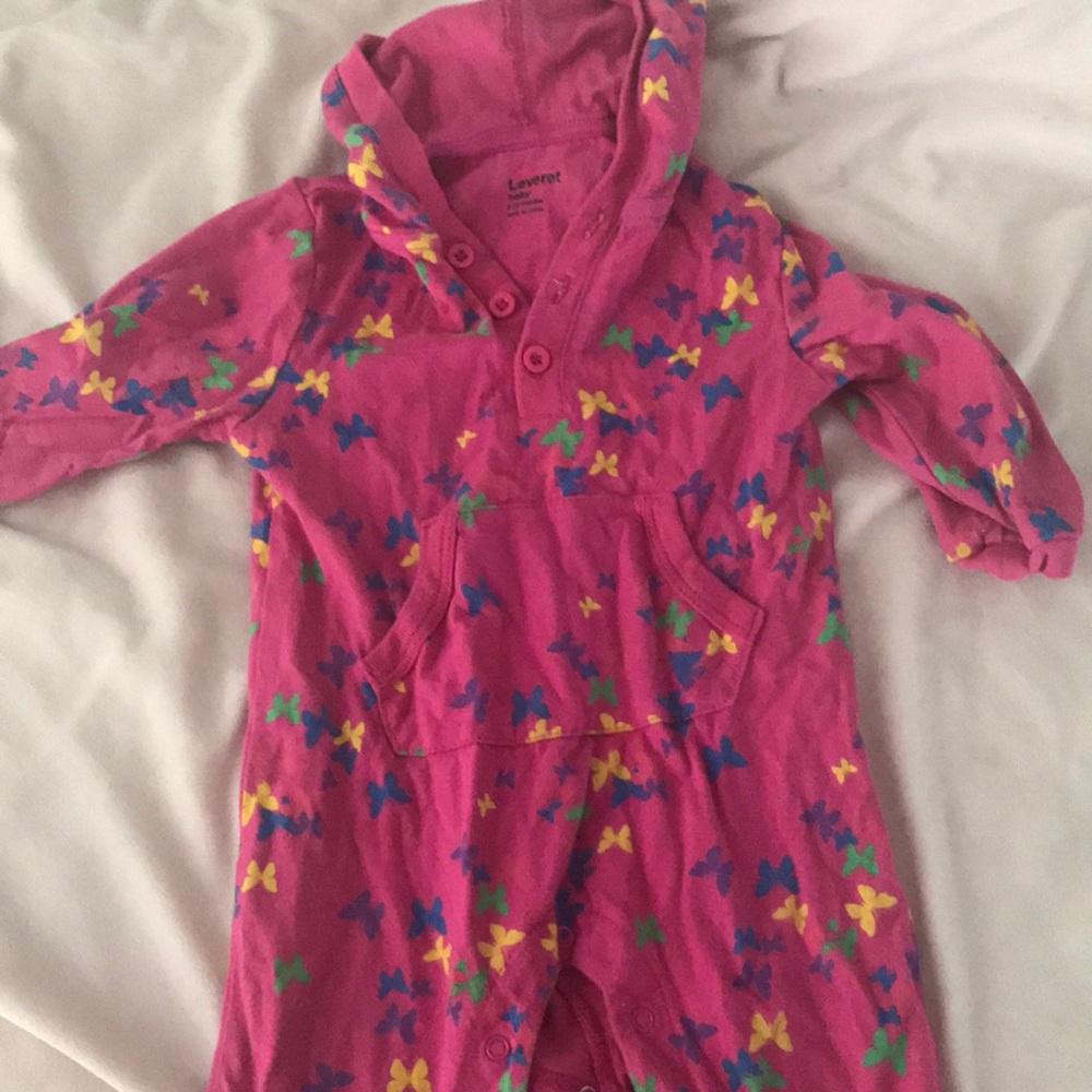 Leveret Baby Suit!  GUC!  Butterflies!